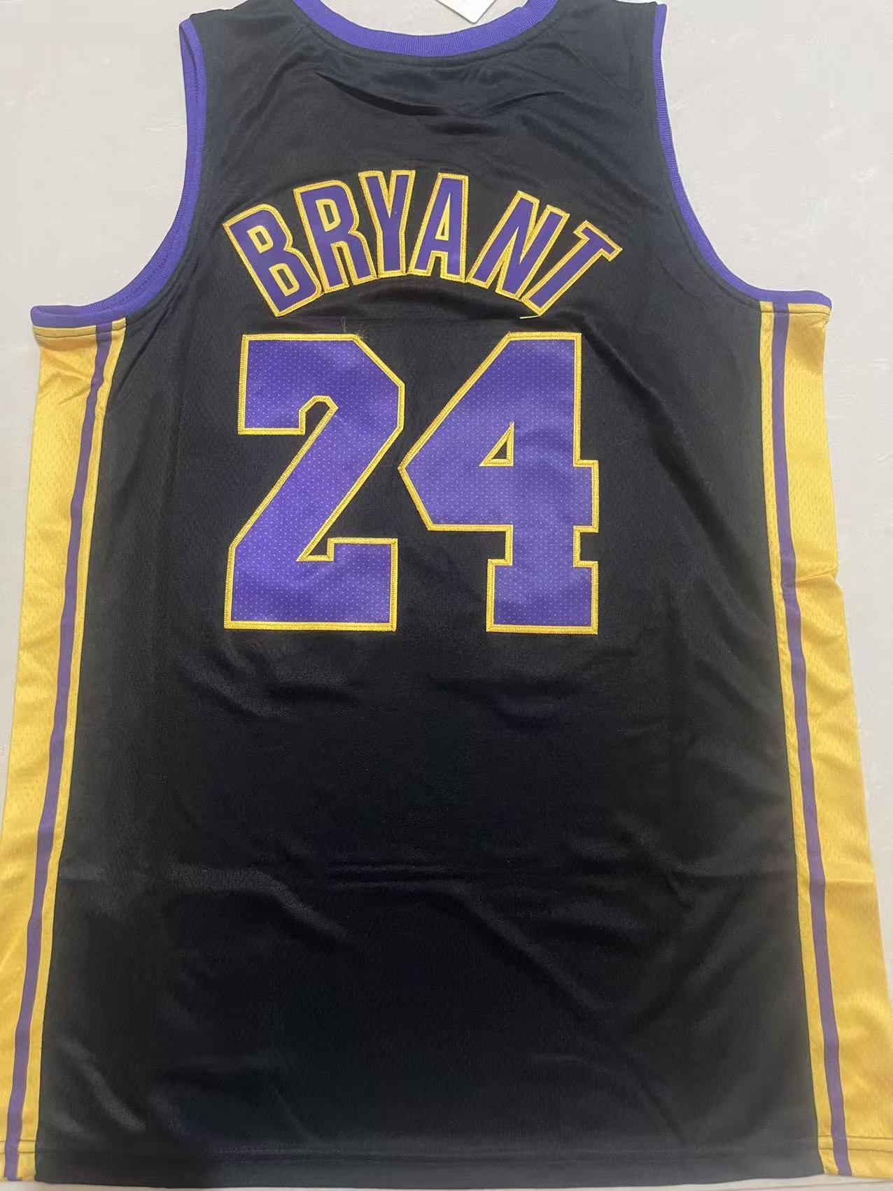 Los Angeles Lakers Kobe Bryant #24 Nike Swingman Jersey – Alternate Edition