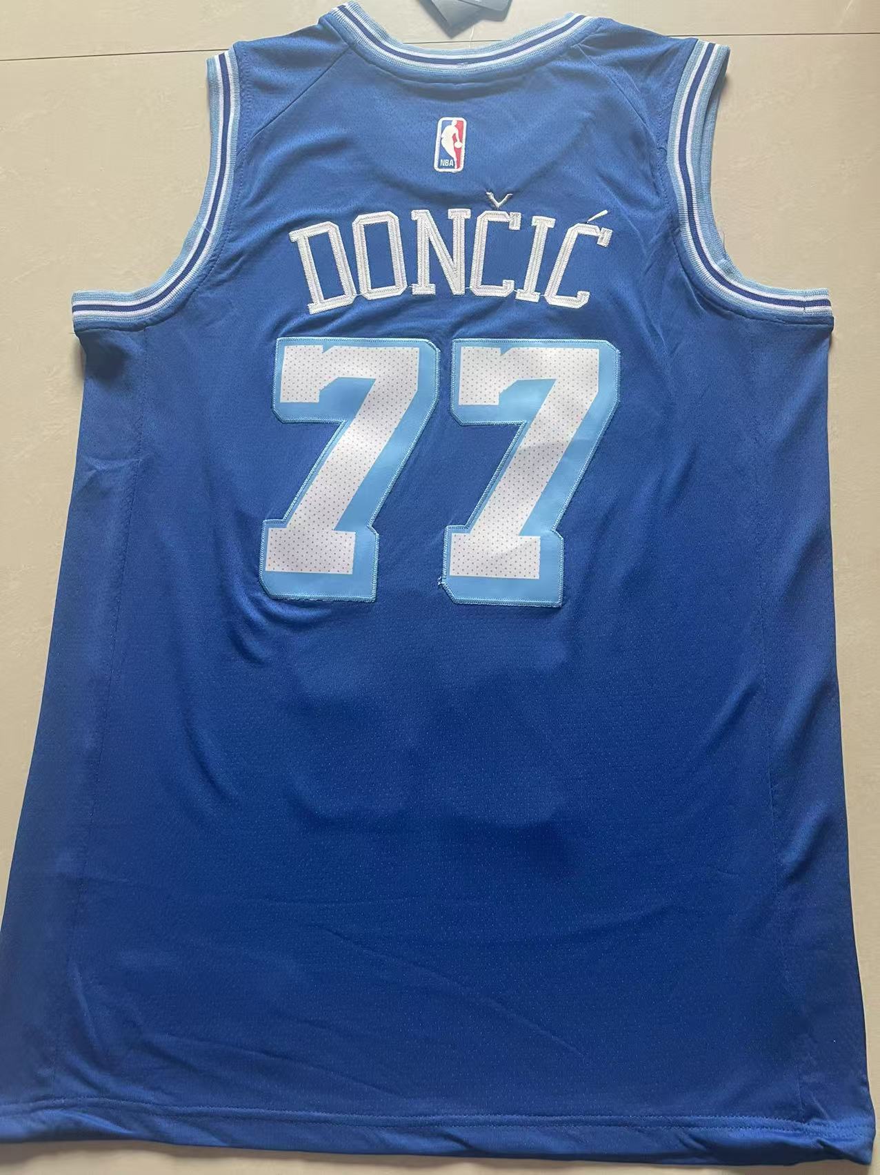 Dallas Mavericks Luka Dončić #77 Nike Icon Edition Swingman Jersey