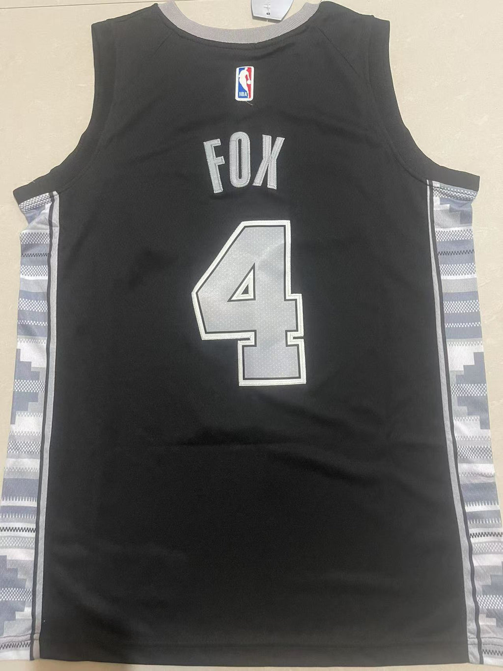 San Antonio Spurs De'Aaron Fox #4 Nike Swingman Jersey – Icon Edition