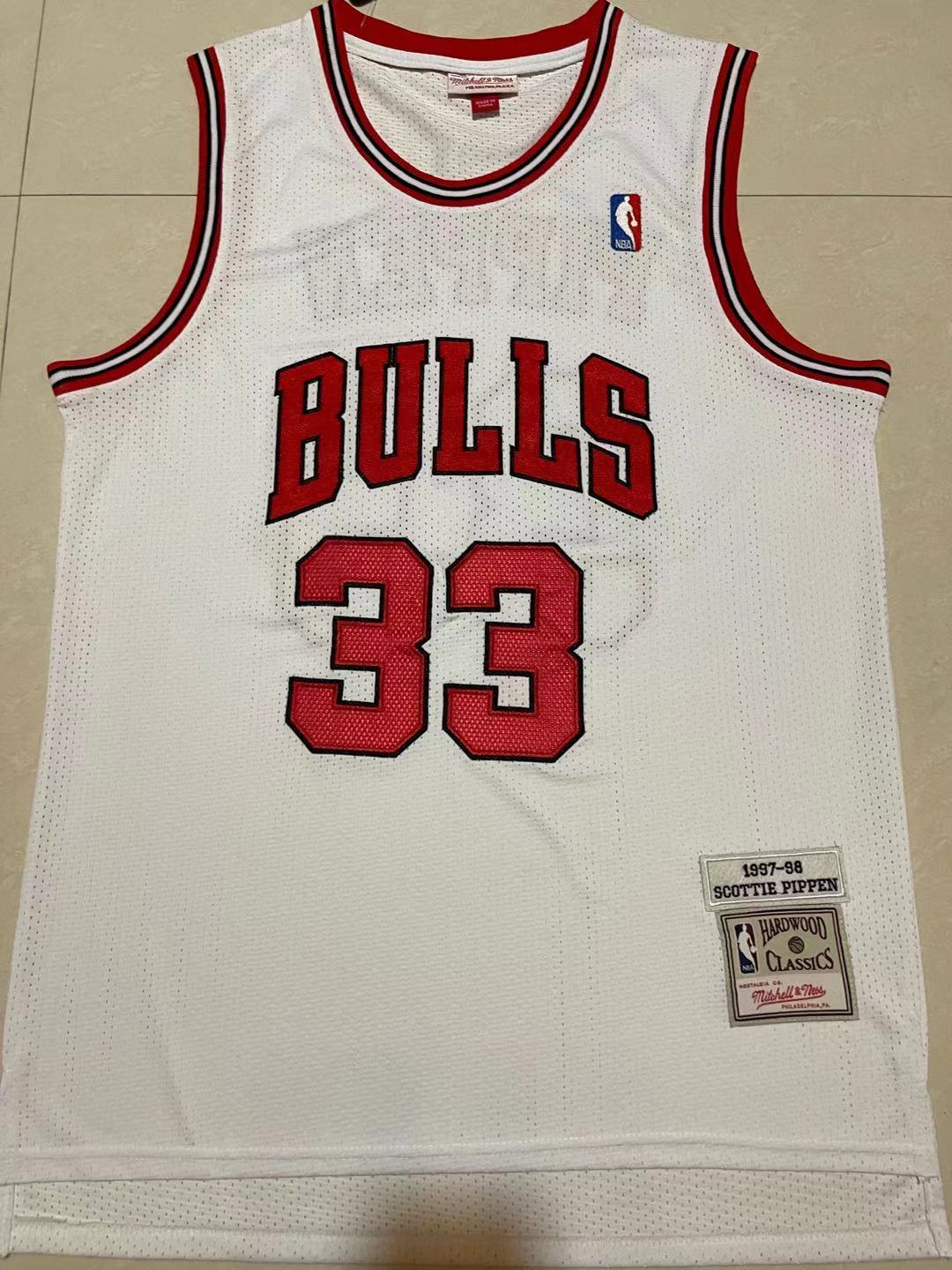 Bulls #33 Scottie Pippen White Vintage Embroidered Jersey