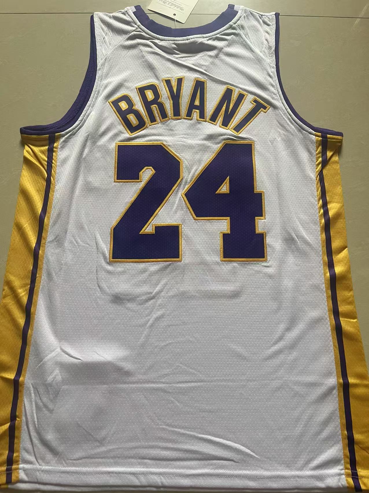 Los Angeles Lakers Kobe Bryant #24 Nike Swingman Jersey – Mamba Legacy Edition