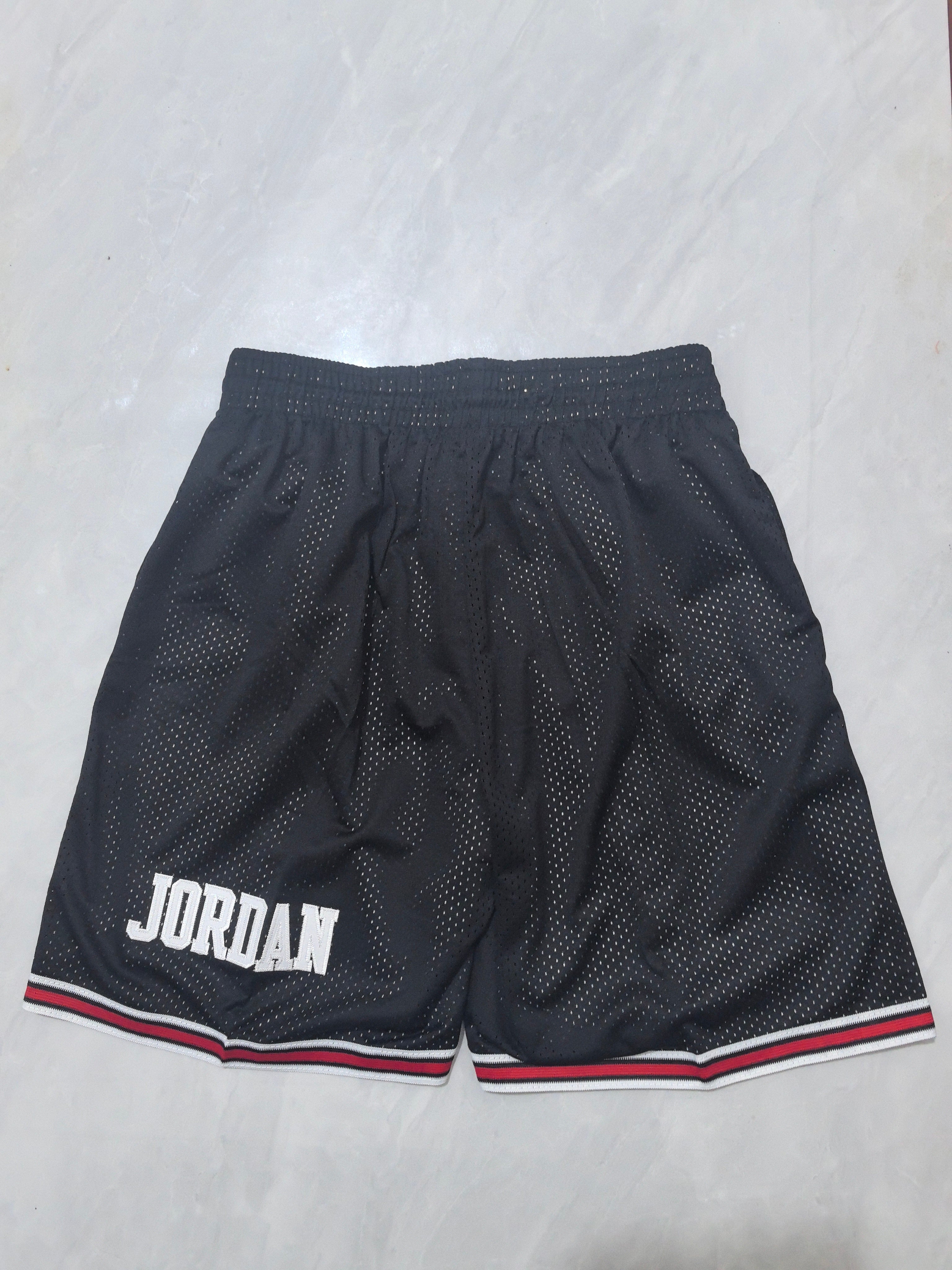 Bulls Hardwood Pocket Basketball Shorts