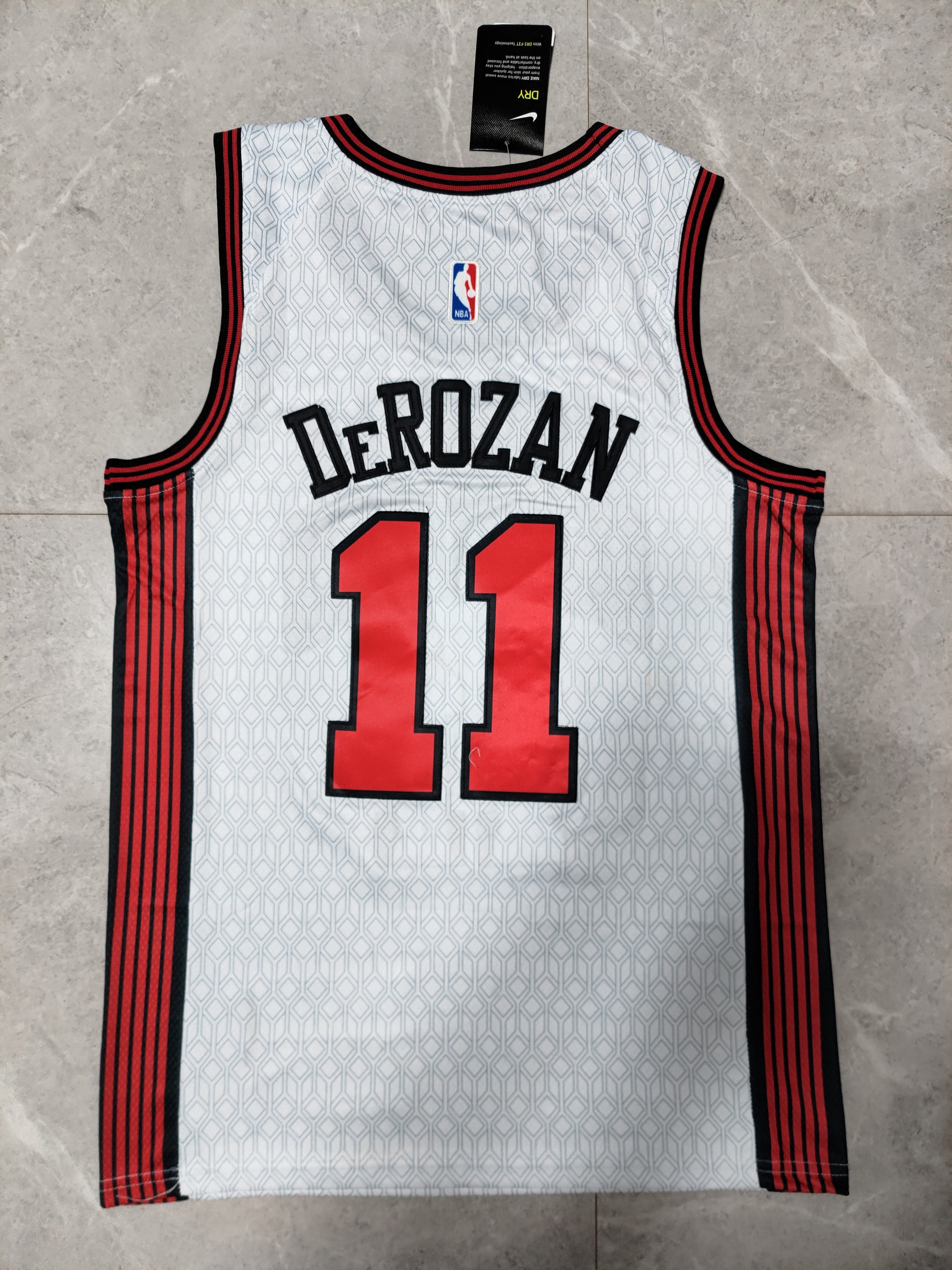 22-23 NBA Chicago Bulls #11 DeMar DeRozan White Jersey